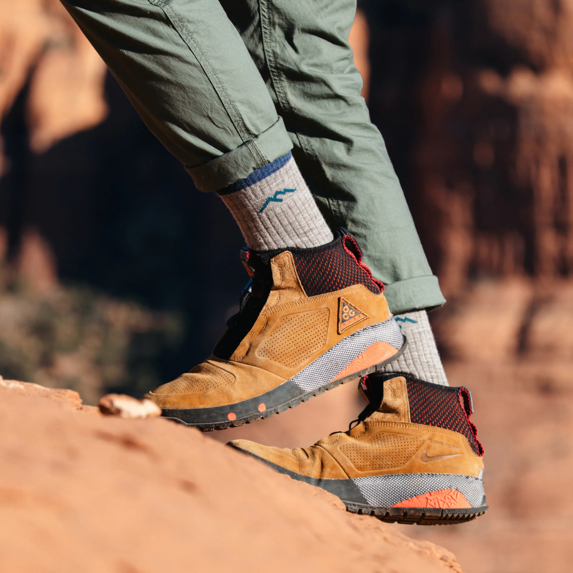 Men's Hiker Micro Crew Midweight Hiking Socks - Image 17