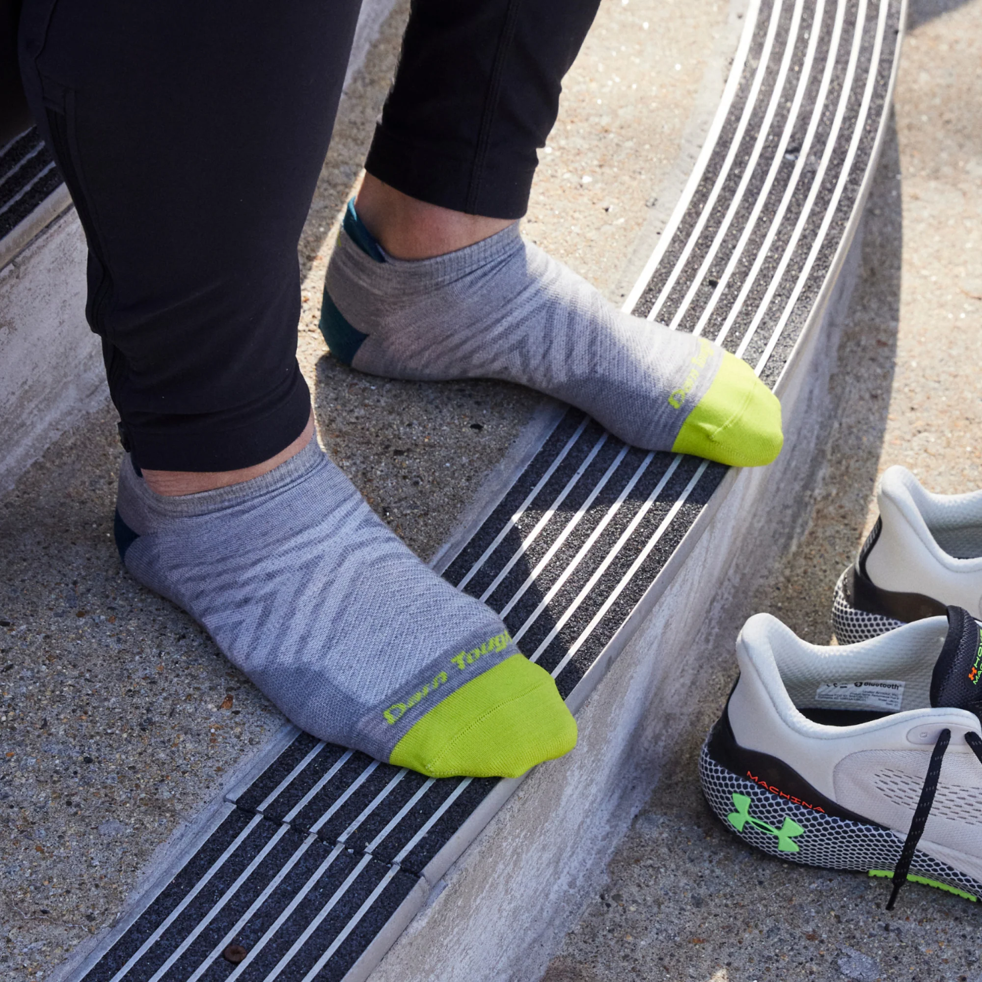 Men's Run No Show Tab Ultra-Lightweight Running Socks - Image 7