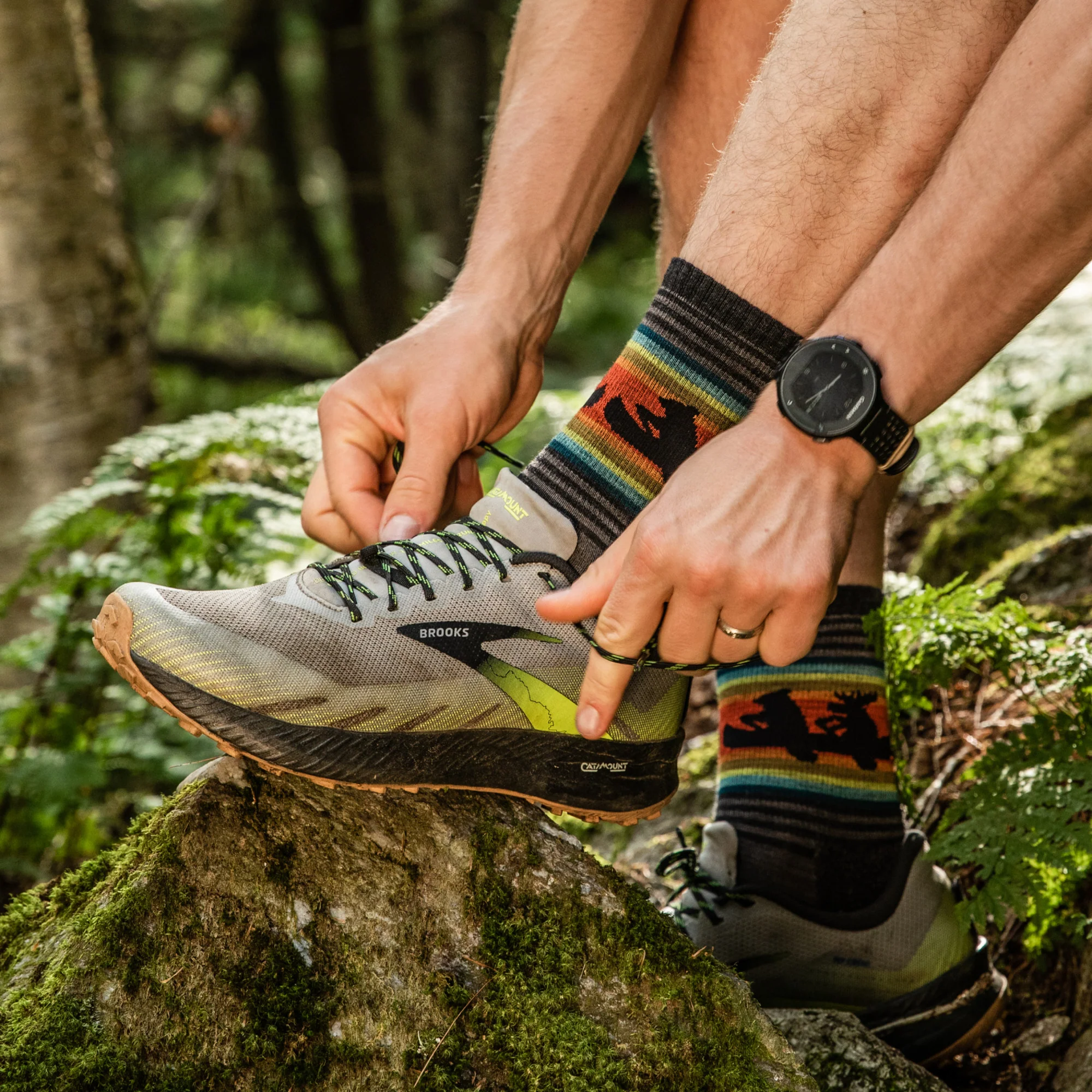 Men's Willoughby Micro Crew Lightweight Hiking Socks - Image 12