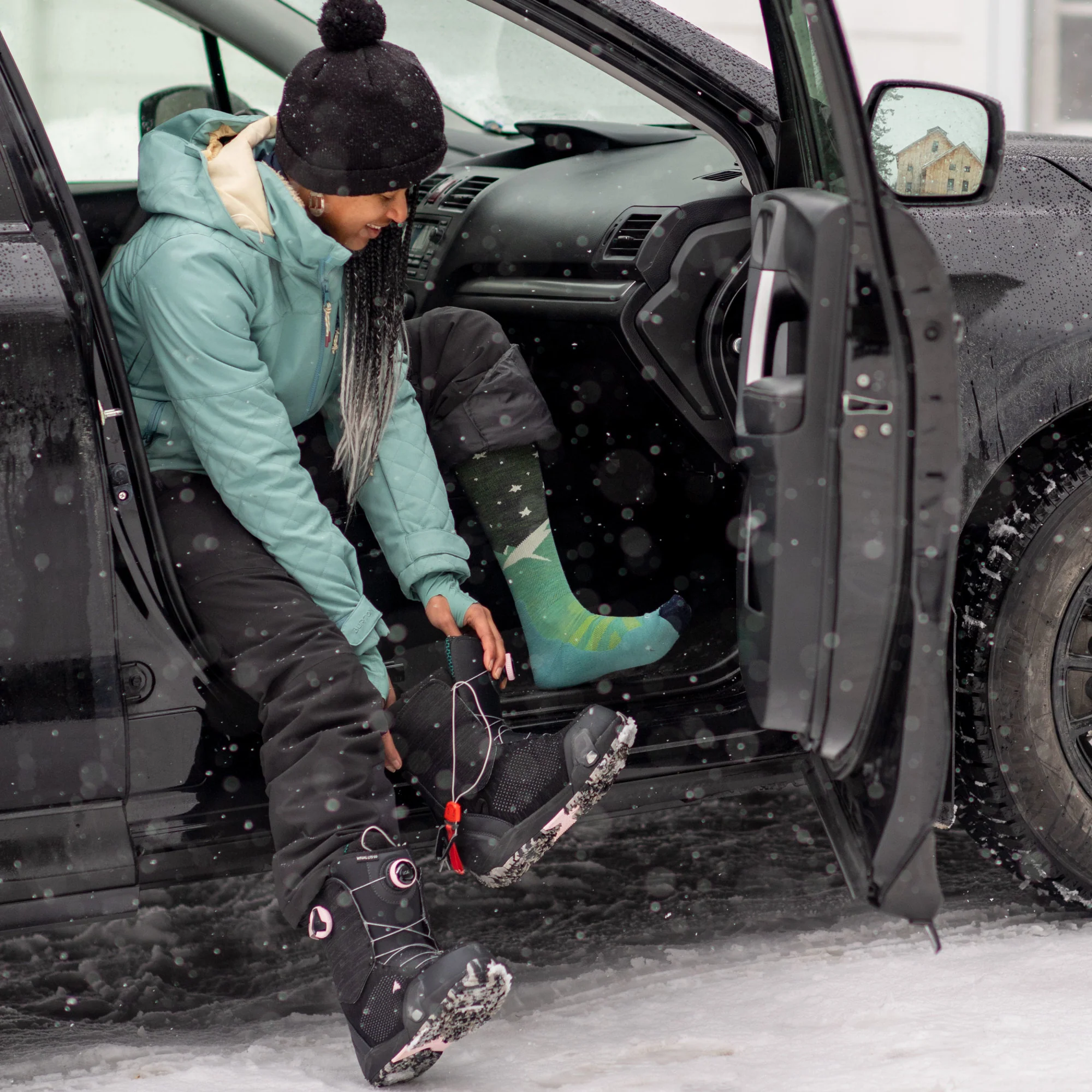 Women's Aurora Over-the-Calf Lightweight Ski & Snowboard Socks - Image 2