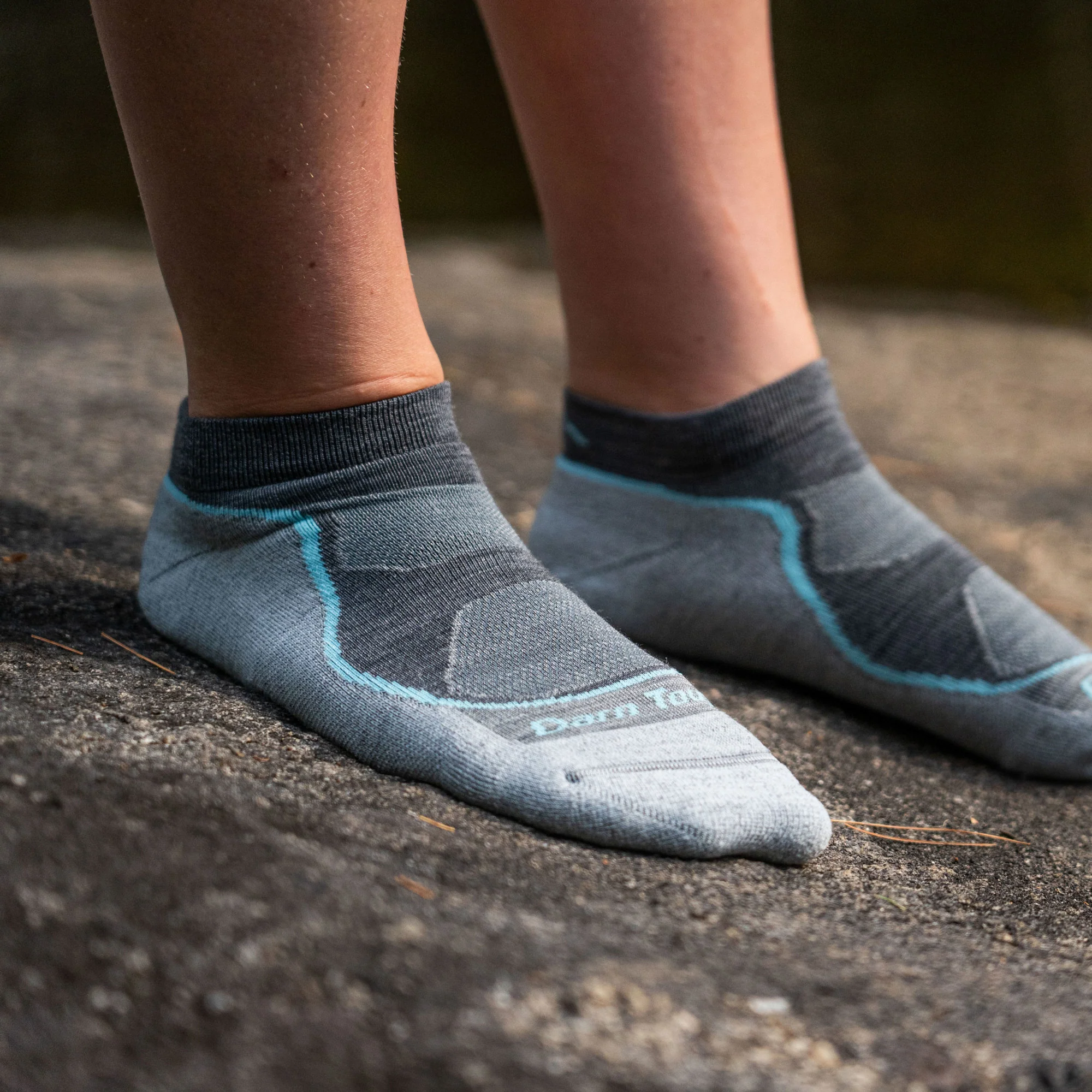 Women's Light Hiker No Show Lightweight Hiking Socks - Image 2