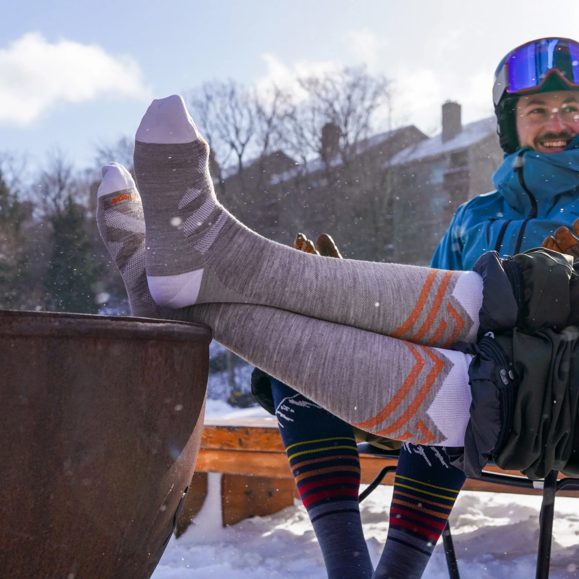 Women's Peaks RFL Over-the-Calf Ultra-Lightweight Ski & Snowboard Socks - Image 3