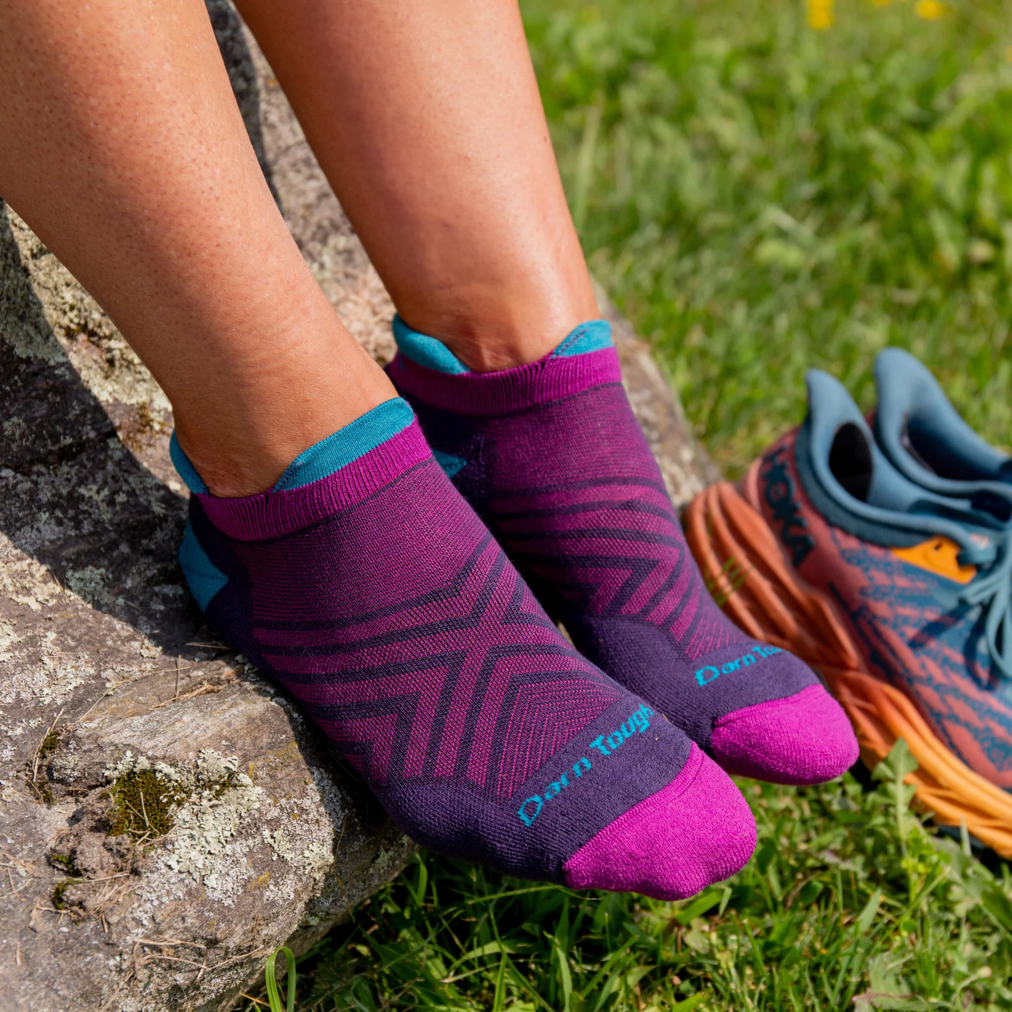 Women's Run No Show Tab Cushioned Ultra-Lightweight Running Socks - Image 2