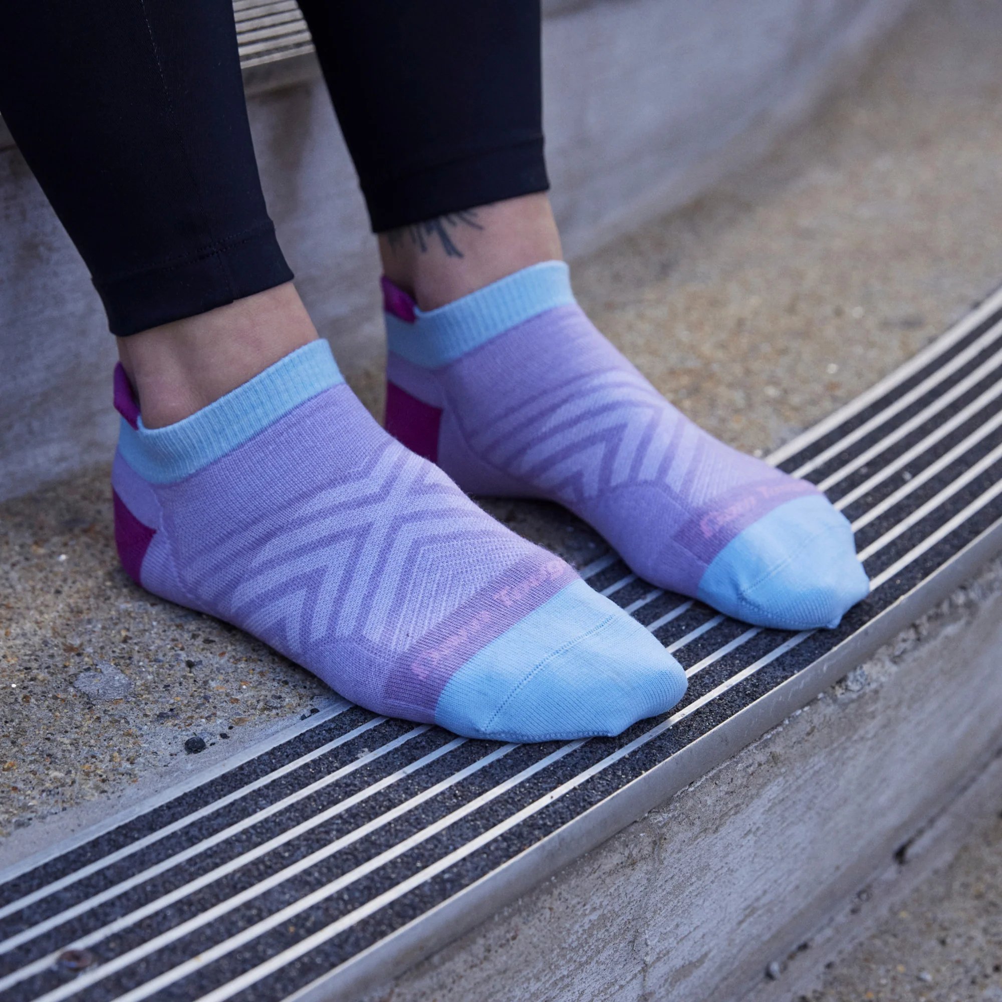 Women's Run No Show Tab Ultra-Lightweight Running Socks - Image 3
