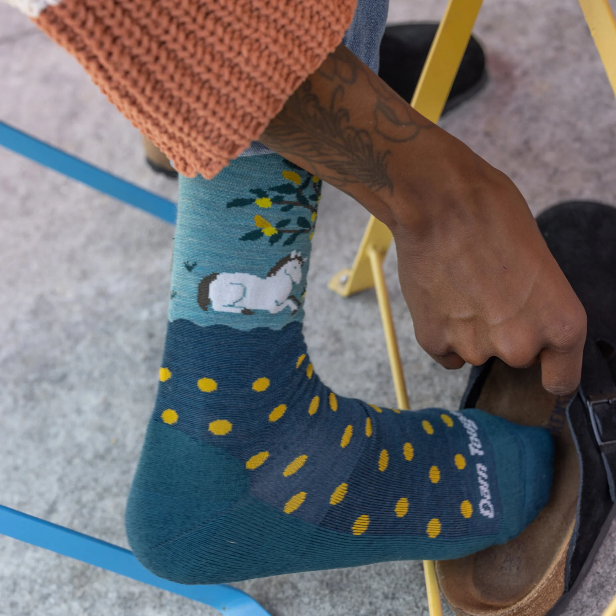 Women's Wild Life Crew Lightweight Lifestyle Socks - Image 8